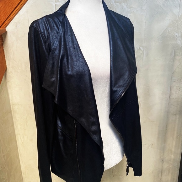 NWT Insight Faux Black Leather Jacket.  Side zipper on left - Picture 4 of 5
